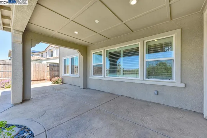3389 Gopher Ridge Dr, Folsom, California 95630