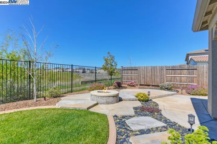 3389 Gopher Ridge Dr, Folsom, California 95630