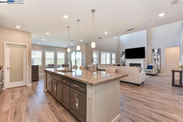 3389 Gopher Ridge Dr, Folsom, California 95630