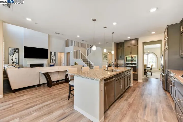 3389 Gopher Ridge Dr, Folsom, California 95630