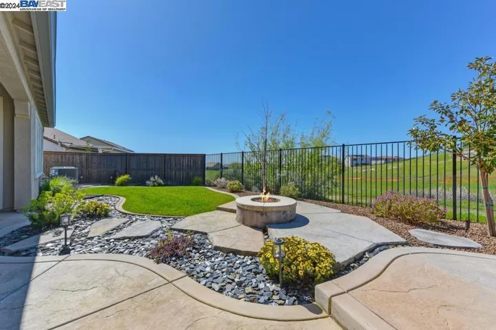3389 Gopher Ridge Dr, Folsom, California 95630