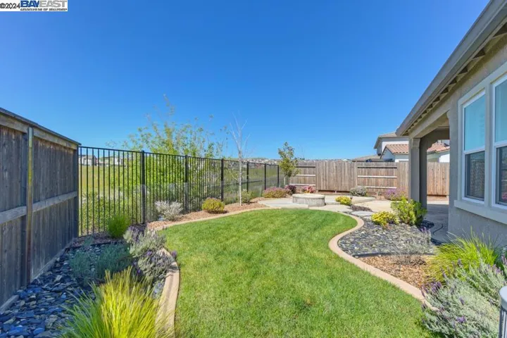 3389 Gopher Ridge Dr, Folsom, California 95630
