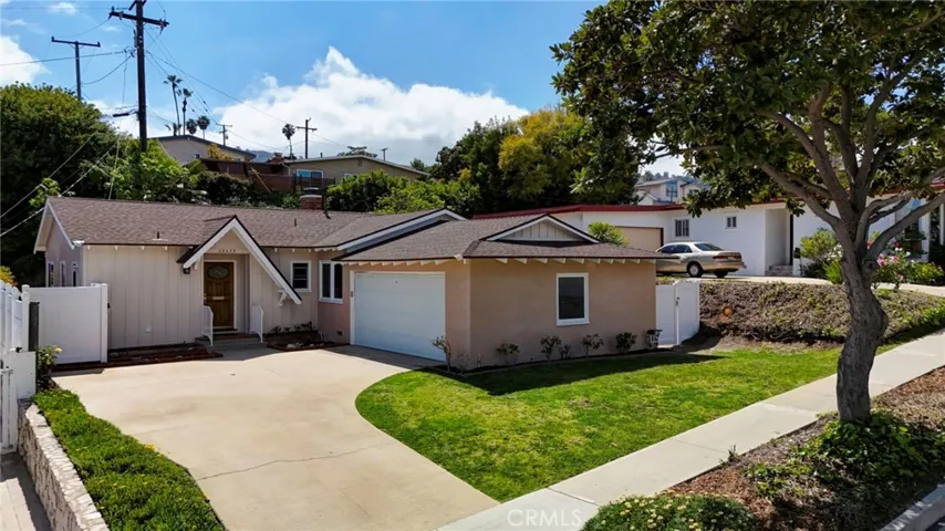 28635 Gunter Road, Rancho Palos Verdes, California 90275