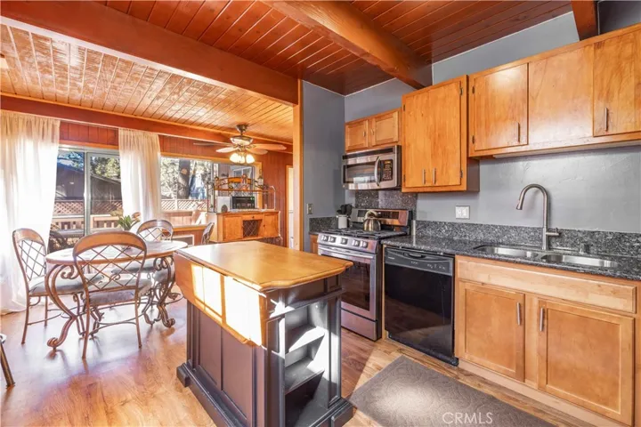 337 W Sherwood Boulevard, Big Bear City, California 92314