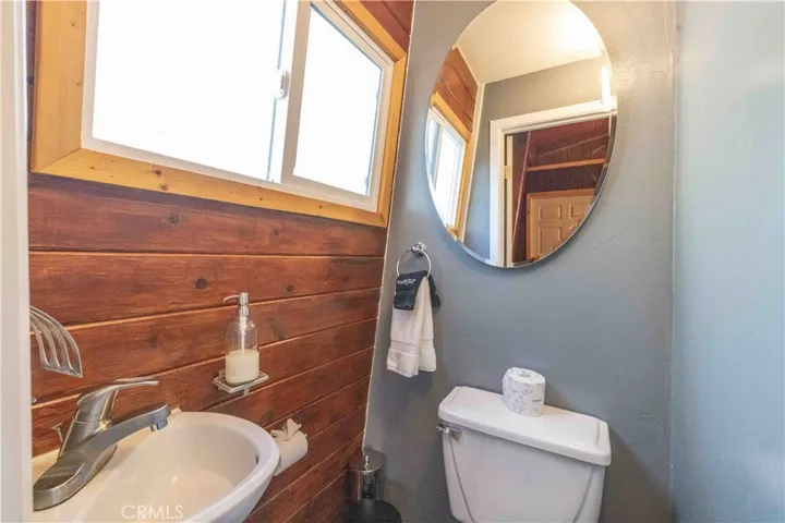 337 W Sherwood Boulevard, Big Bear City, California 92314