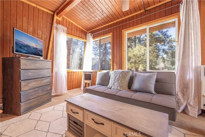 337 W Sherwood Boulevard, Big Bear City, California 92314