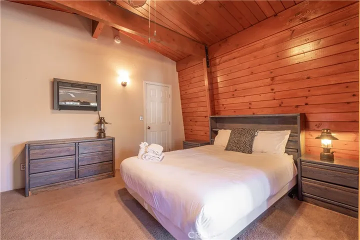 337 W Sherwood Boulevard, Big Bear City, California 92314
