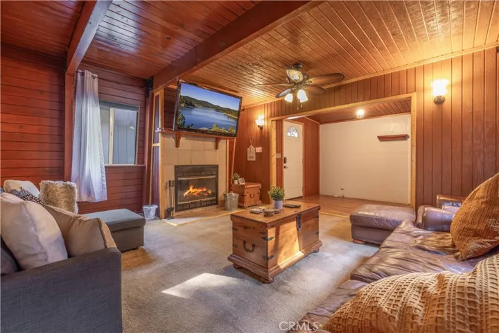 337 W Sherwood Boulevard, Big Bear City, California 92314