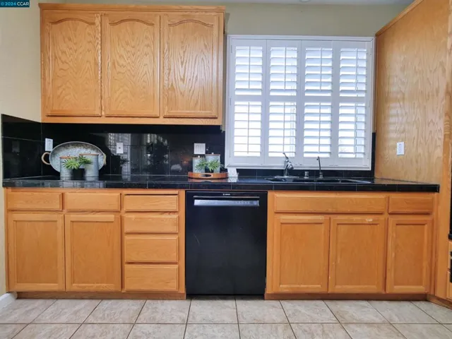 3566 Lovebird Way, Antioch, California 94509-6458