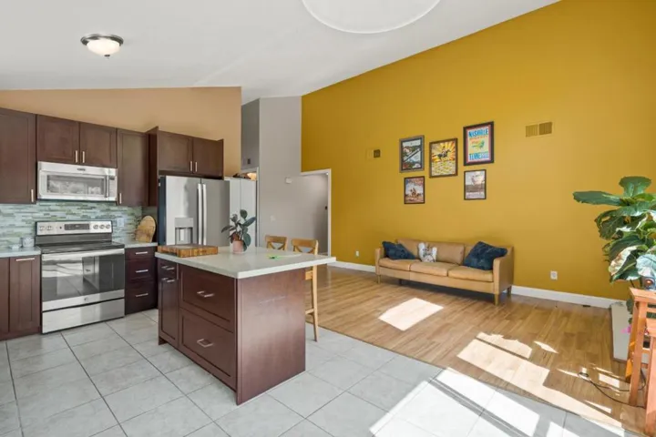 202 Falcon Way, Hercules, California 94547