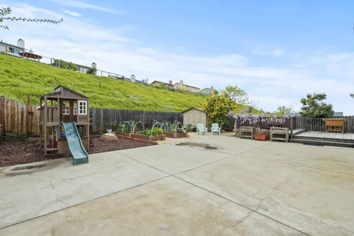 202 Falcon Way, Hercules, California 94547
