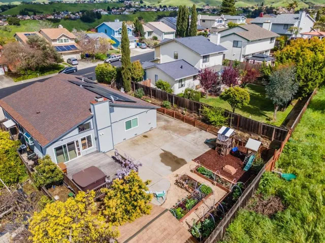202 Falcon Way, Hercules, California 94547