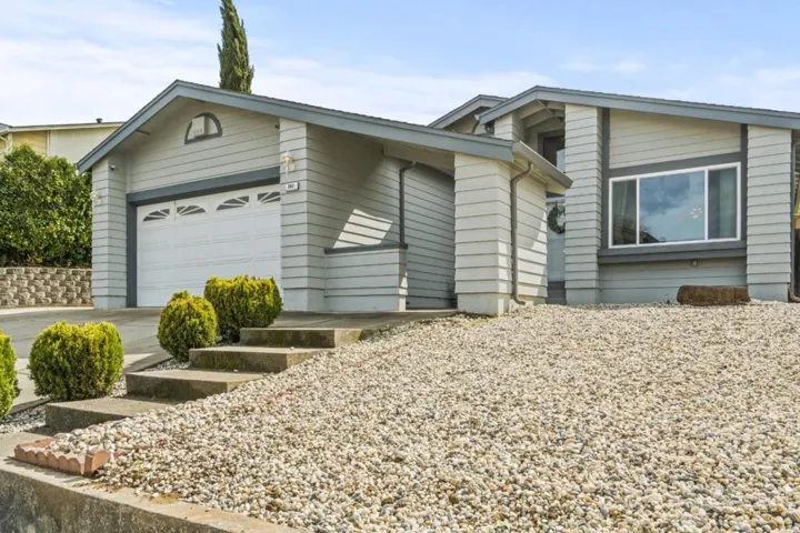 202 Falcon Way, Hercules, California 94547