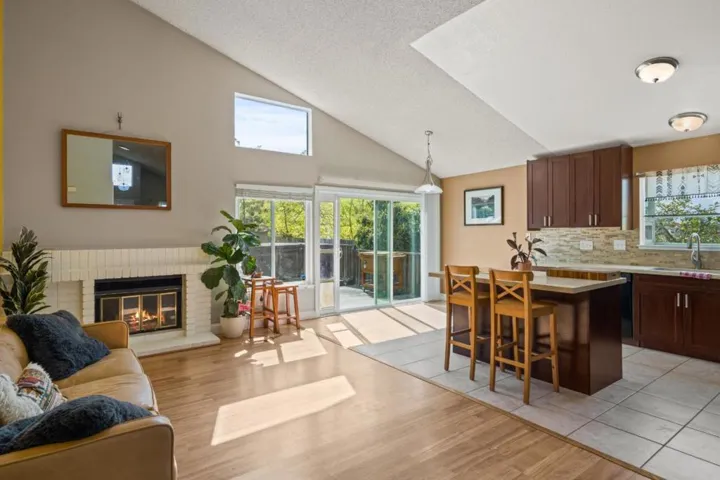 202 Falcon Way, Hercules, California 94547