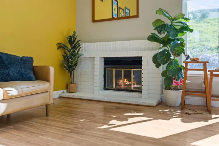 202 Falcon Way, Hercules, California 94547