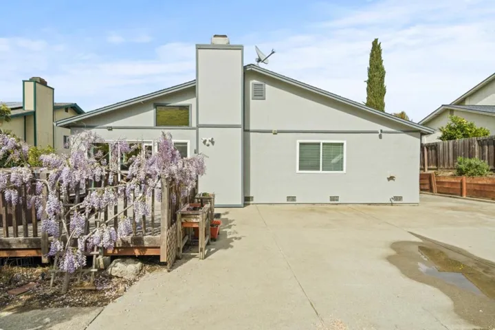 202 Falcon Way, Hercules, California 94547