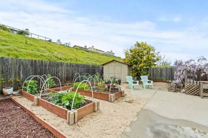 202 Falcon Way, Hercules, California 94547