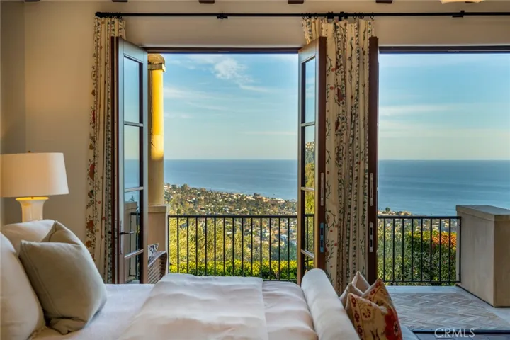1302 Skyline Drive, Laguna Beach, California 92651