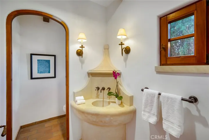 1302 Skyline Drive, Laguna Beach, California 92651