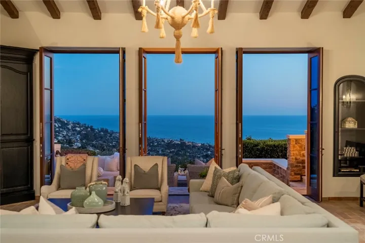 1302 Skyline Drive, Laguna Beach, California 92651