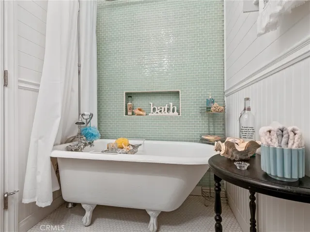 18499 Niagara Drive, Victorville, California 92395