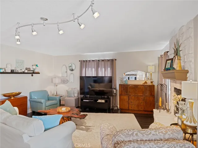 18499 Niagara Drive, Victorville, California 92395