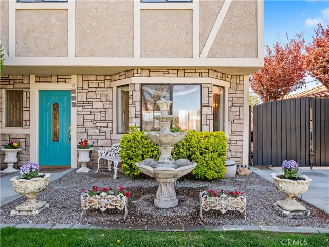 18499 Niagara Drive, Victorville, California 92395