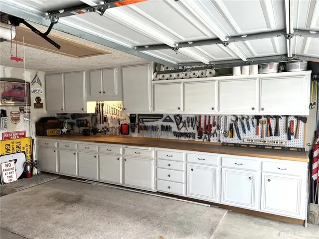 18499 Niagara Drive, Victorville, California 92395