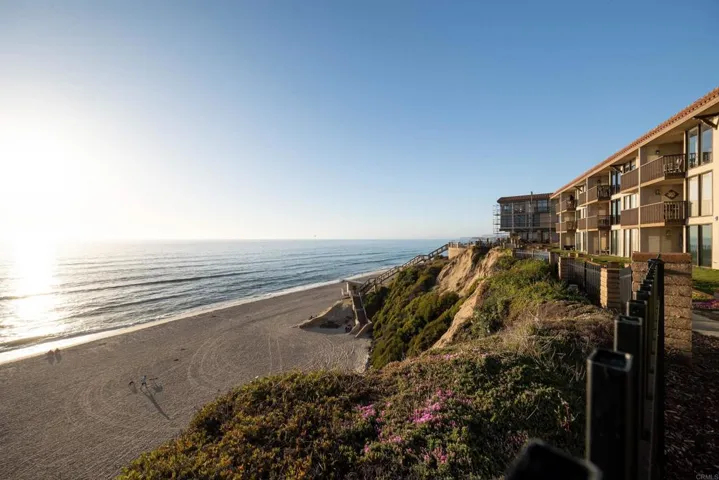 190 Del Mar Shores 88, Solana Beach, California 92075