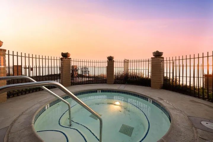 190 Del Mar Shores 88, Solana Beach, California 92075
