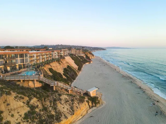 190 Del Mar Shores 88, Solana Beach, California 92075