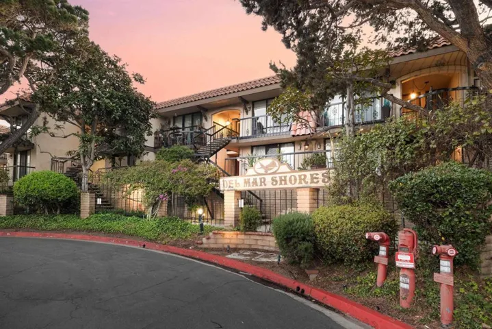 190 Del Mar Shores 88, Solana Beach, California 92075