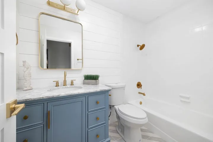 190 Del Mar Shores 88, Solana Beach, California 92075