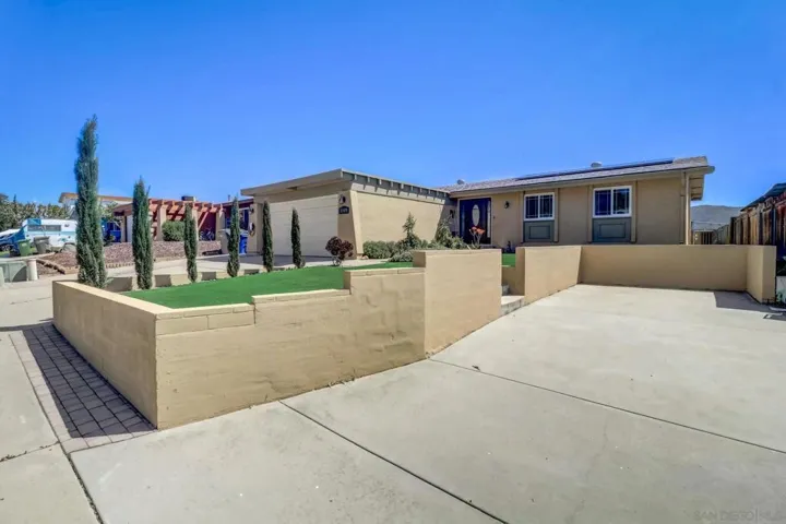 8309 Rumson Dr, Santee, California 92071