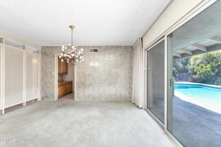 2060 Kinclair Dr11