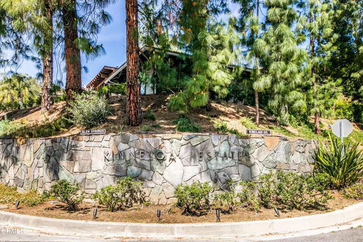 2060 Kinclair Dr48