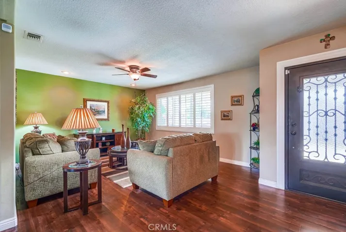 1542 W Phillips, Ontario, California 91762