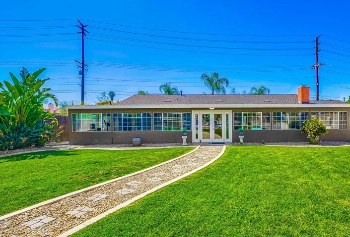 1542 W Phillips, Ontario, California 91762