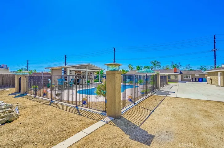 1542 W Phillips, Ontario, California 91762