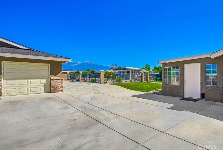 1542 W Phillips, Ontario, California 91762