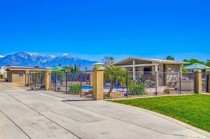 1542 W Phillips, Ontario, California 91762