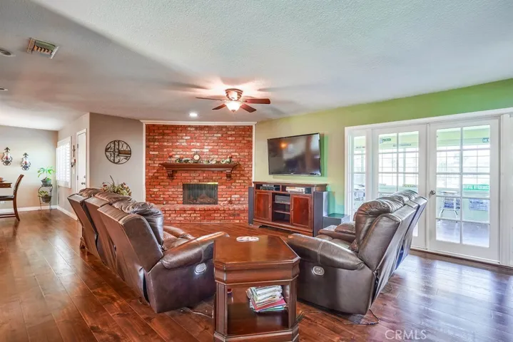 1542 W Phillips, Ontario, California 91762