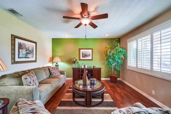 1542 W Phillips, Ontario, California 91762