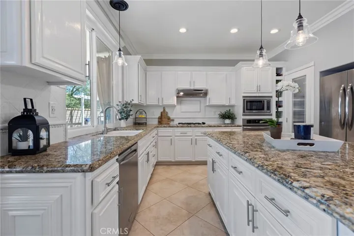 6 Mockingbird Lane, Trabuco Canyon, California 92679