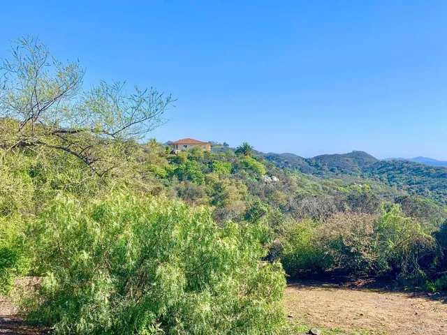 27690 Alps Lane, Escondido, California 92026