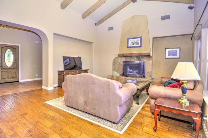 27690 Alps Lane, Escondido, California 92026