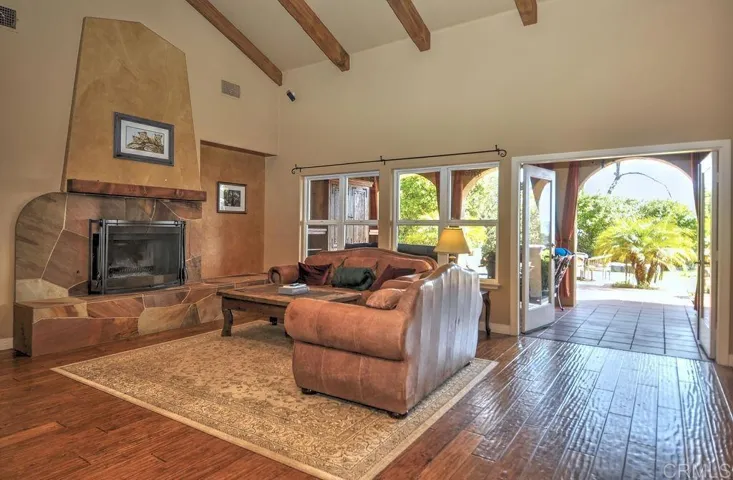 27690 Alps Lane, Escondido, California 92026