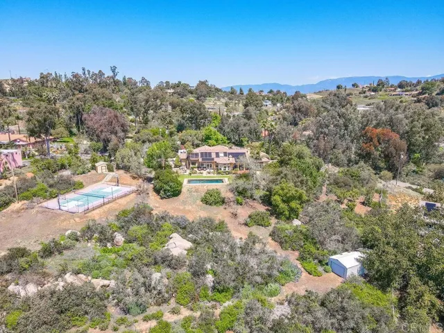 27690 Alps Lane, Escondido, California 92026