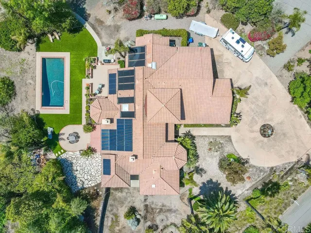 27690 Alps Lane, Escondido, California 92026
