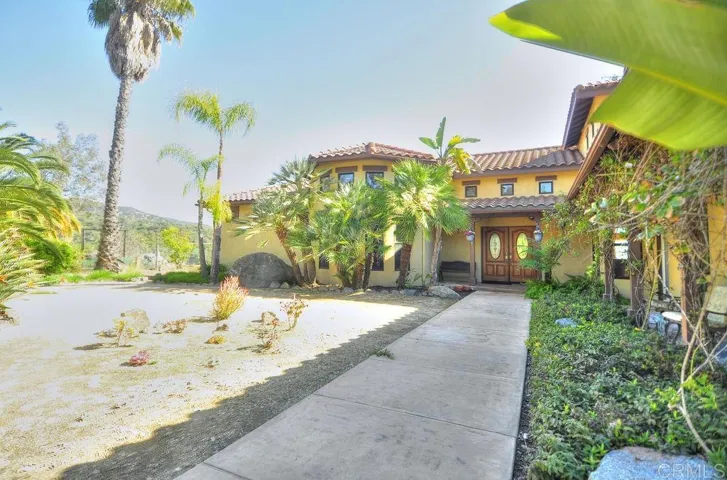 27690 Alps Lane, Escondido, California 92026